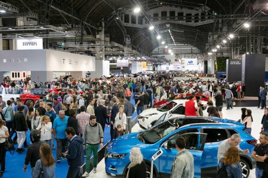 ¿Debería comprarme un coche en una feria de automóvil?