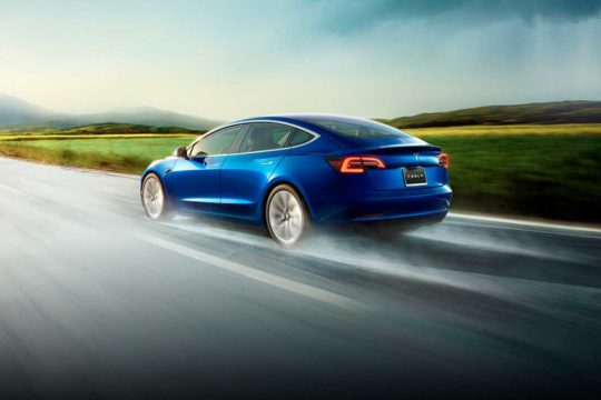 Conducir un Tesla ya no es un sueño, gracias al renting