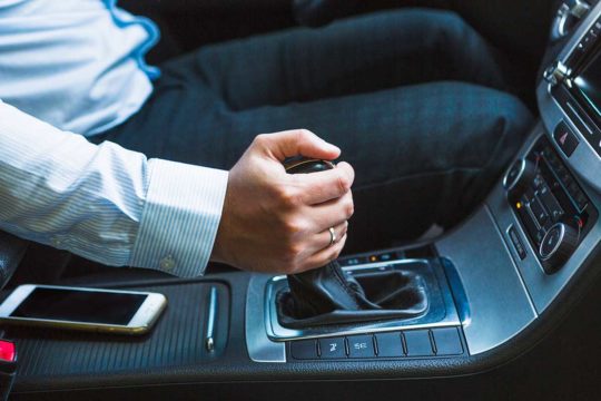 Motivos para optar por un coche de transmisión manual