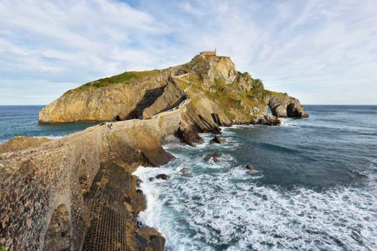 Recorrido por los escenarios de Juego de Tronos San Juan de Gaztelugatxe