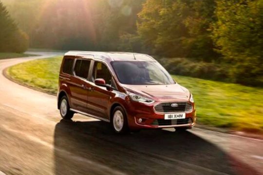 Renting Ford Tourneo Connect Active 2021 exterior