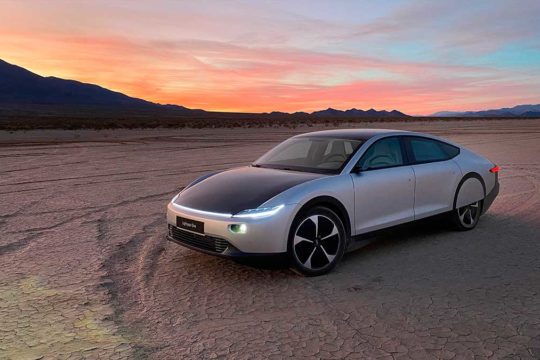 Descubre el primer coche solar del mundo de largo recorrido