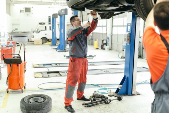 Guía para evitar las reparaciones de coche más comunes