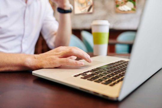 Guía paso a paso para descargar la vida laboral, la declaración de la renta y el certificado de retenciones