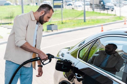 ¿Qué pasa si te equivocas de combustible al repostar?