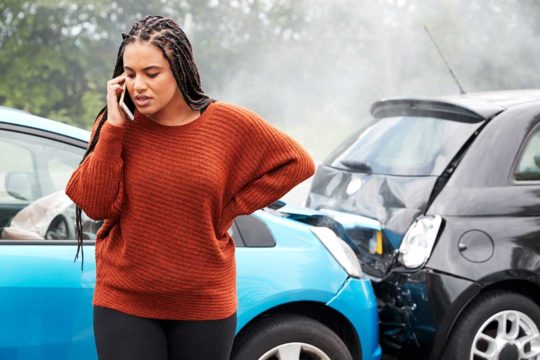 Te explicamos qué pasa si tienes un accidente con el coche sin haber pasado la ITV
