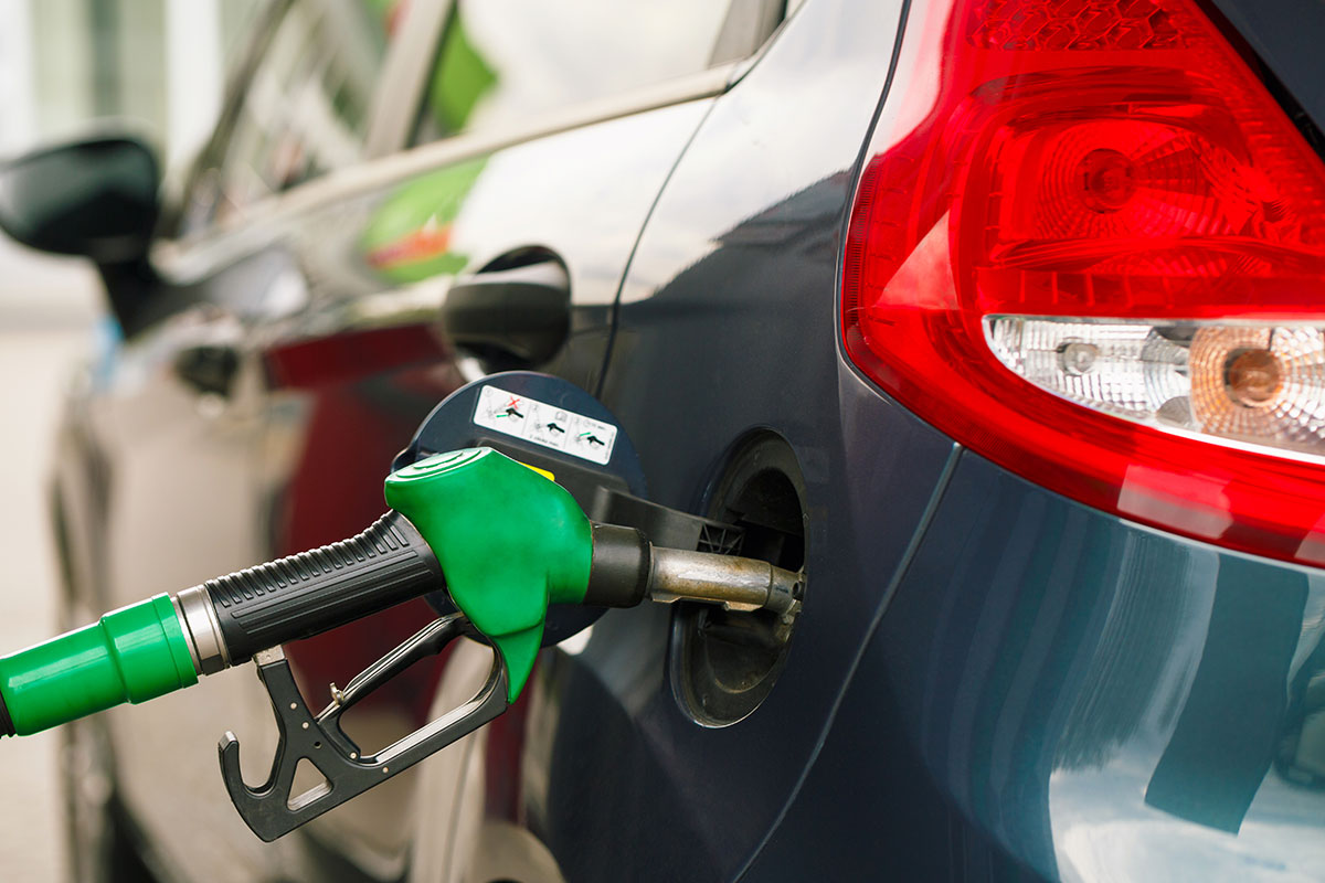 coche renting bajo consumo contamina gasolina diesel electrico Conoce los coches de renting que menos consumen y contaminan