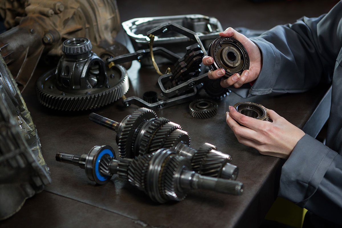 repuestos coche piezas caros reparaciones Los repuestos para coches son un 44% más caros que en 2013