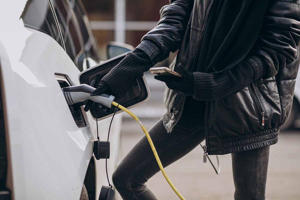 barato cargar coche electrico zona horaria Cuándo es más barato cargar mi coche eléctrico