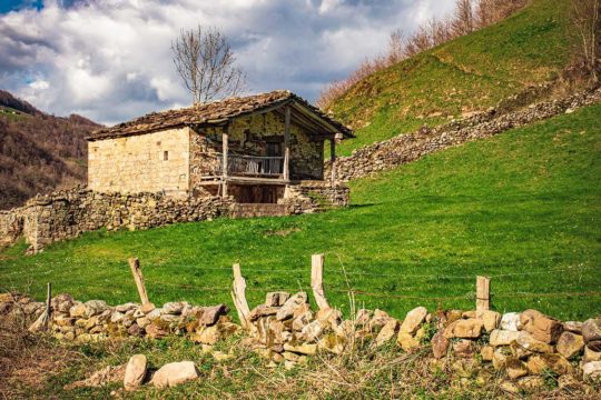 Viaje en coche a los pueblos pasiegos de Cantabria