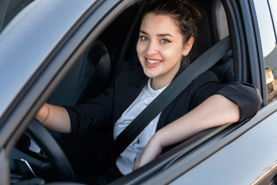 Los millennials y gen z cada vez hacen más renting de coches
