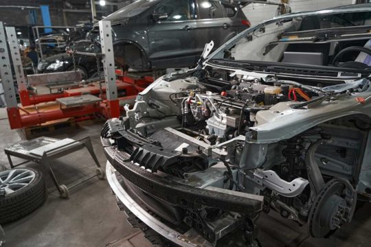 Qué piezas de coche no comprar en un desguace