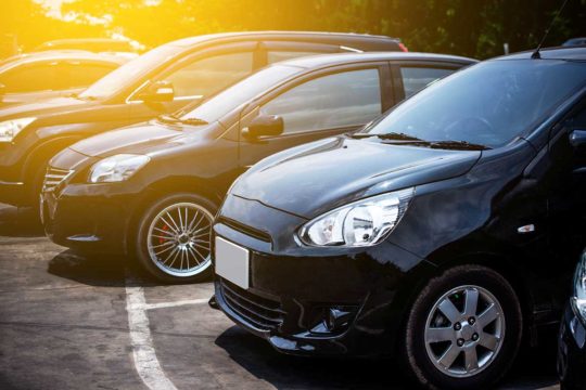 Pasos para aparcar en batería el coche