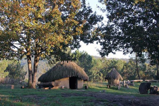 Ruta en coche a Campo Lameiro, Pontevedra
