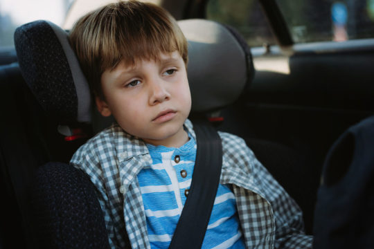 Cómo evitar marearse al ir en coche