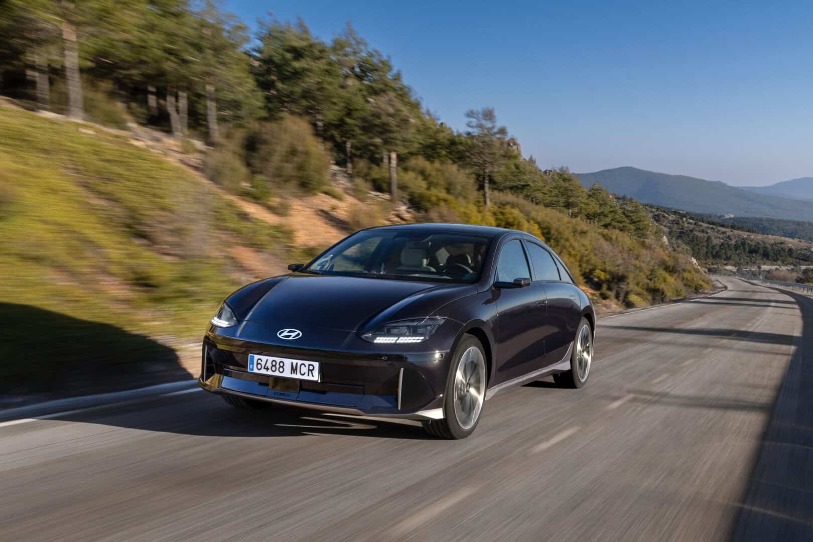 Renting Hyundai Ioniq 6 Berlina Eléctrica Renting Finders