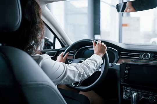 Quiénes pueden conducir un coche de renting