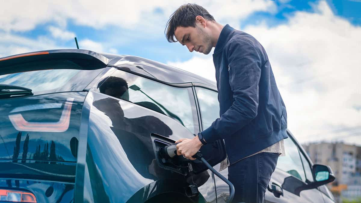 Cómo el renting te ayuda a conducir un coche eléctrico