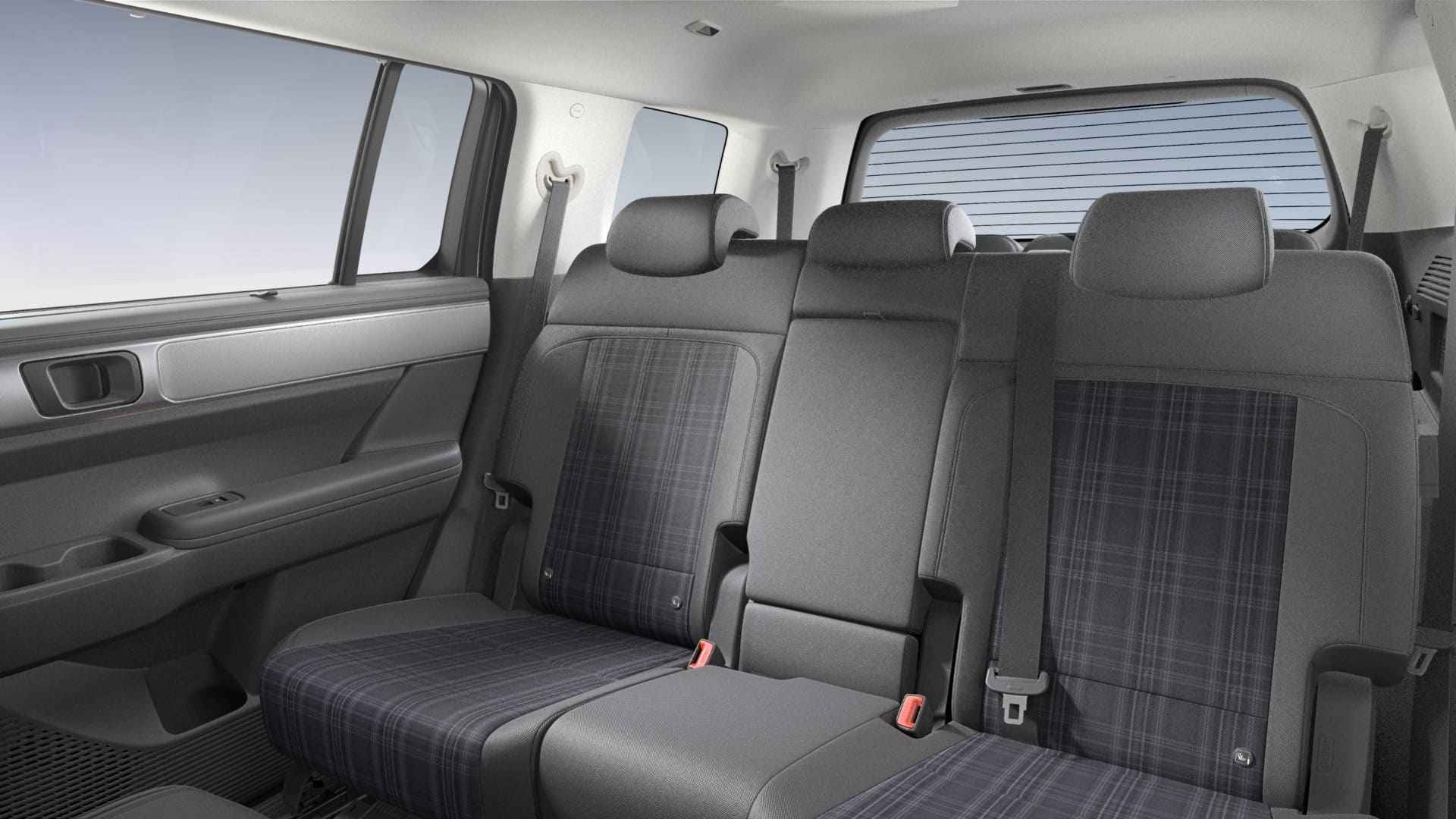 Renting New Hyundai Santa Fe Maxx SUV 7 Plazas PHEV Etiqueta 0 Asientos