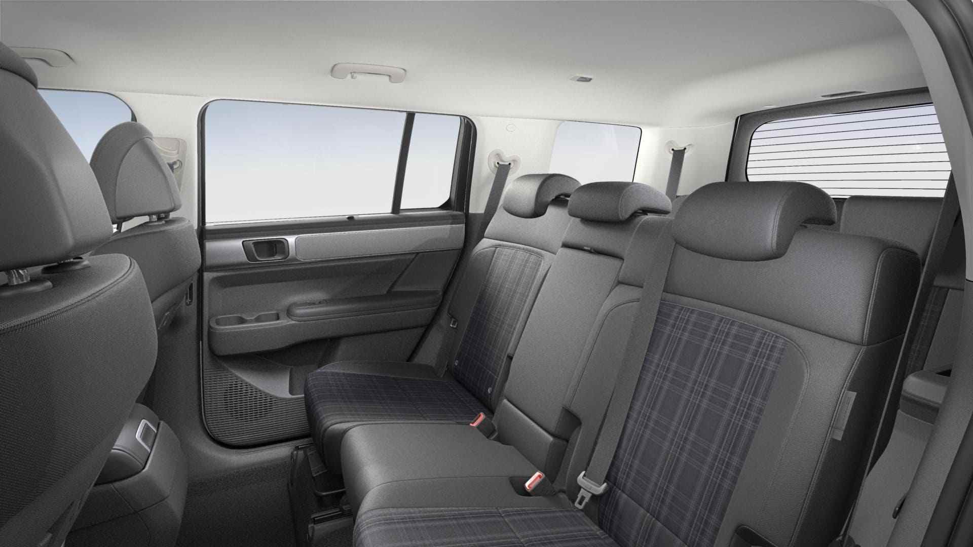 Renting New Hyundai Santa Fe Maxx SUV 7 Plazas PHEV Etiqueta 0 Asientos