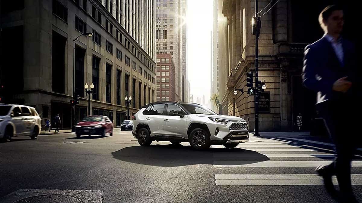 Mejores coches híbridos de renting para particulares