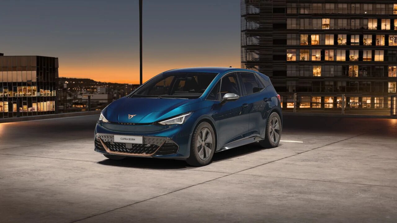 Renting Cupra Born Coche Eléctrico Azul Lava Renting Finders