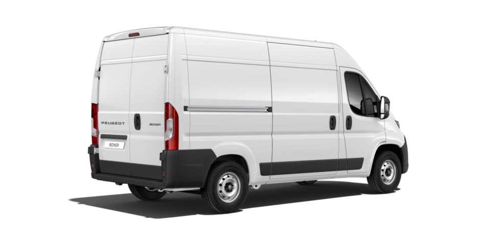 Renting New Peugeot Boxer L2 H2 Furgoneta Industrial 3 Plazas Manual Diésel Blanco Renting