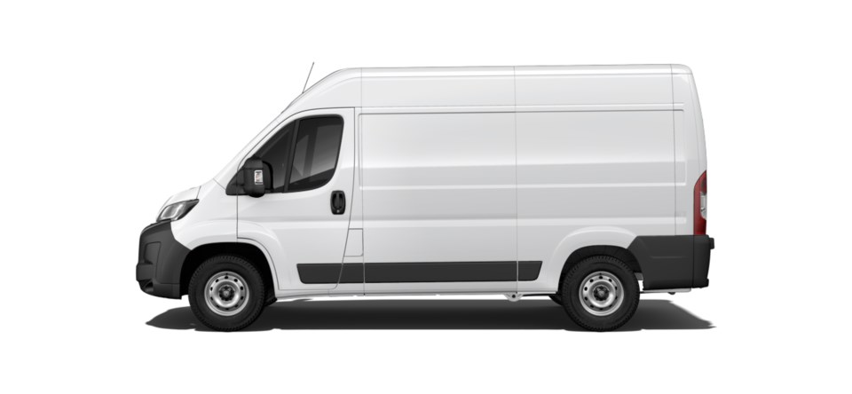 Renting New Peugeot Boxer L2 H2 Furgoneta Industrial 3 Plazas Manual Diésel Blanco Renting