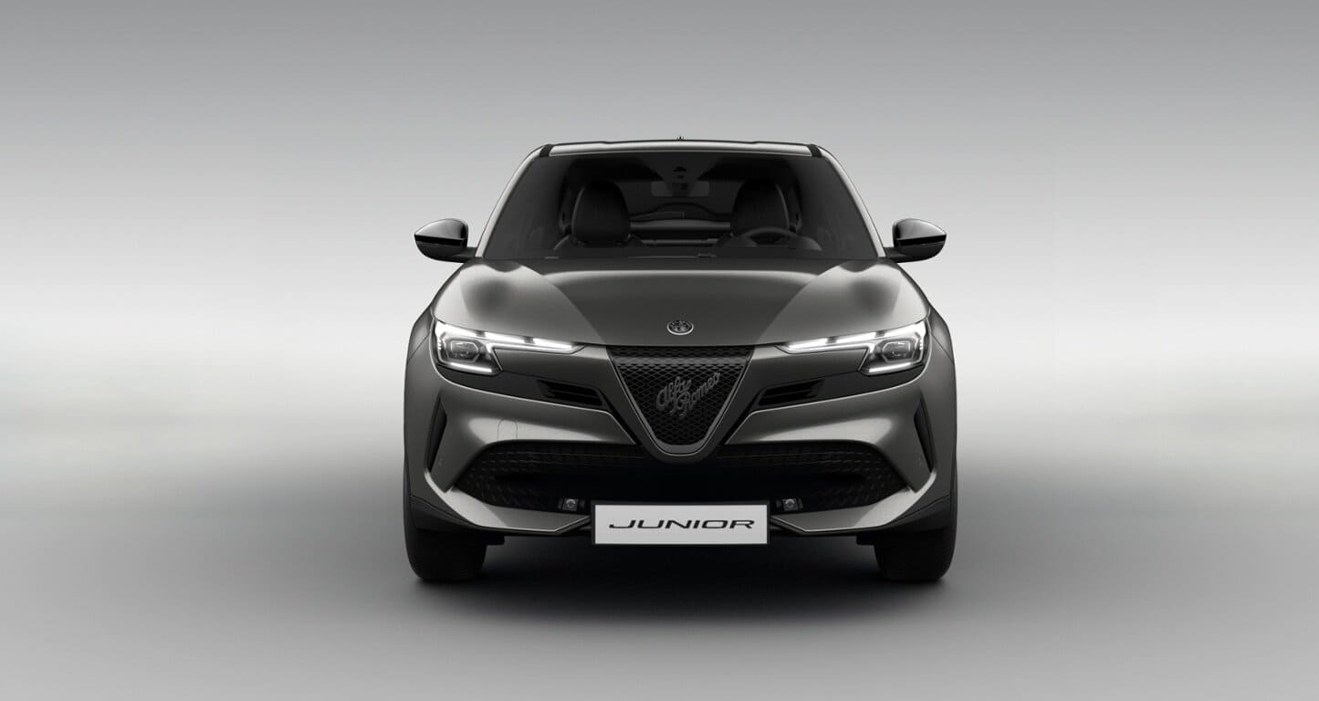 Renting Alfa Romeo Junior Ibrida Argento Arese SUV Automático Híbrido Etiqueta ECO