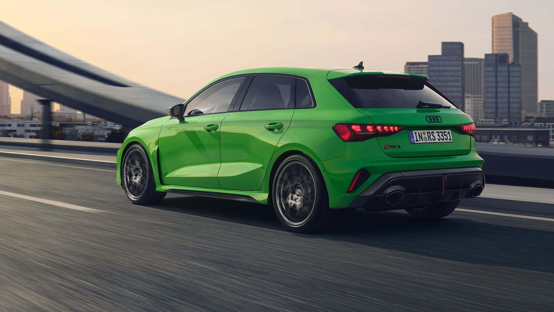 Renting Audi RS 3 Sportback Compacto Deportivo Premium Renting Finders