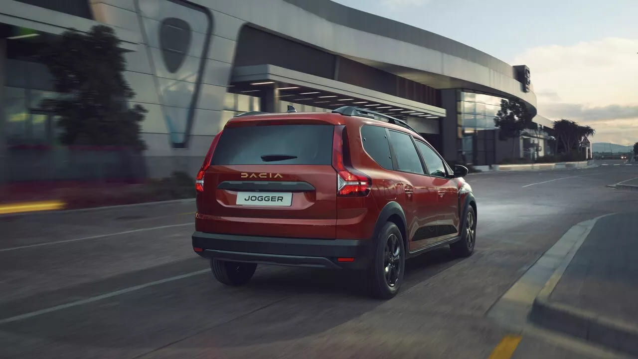 Renting Dacia Jogger Monovolumen Renting Finders