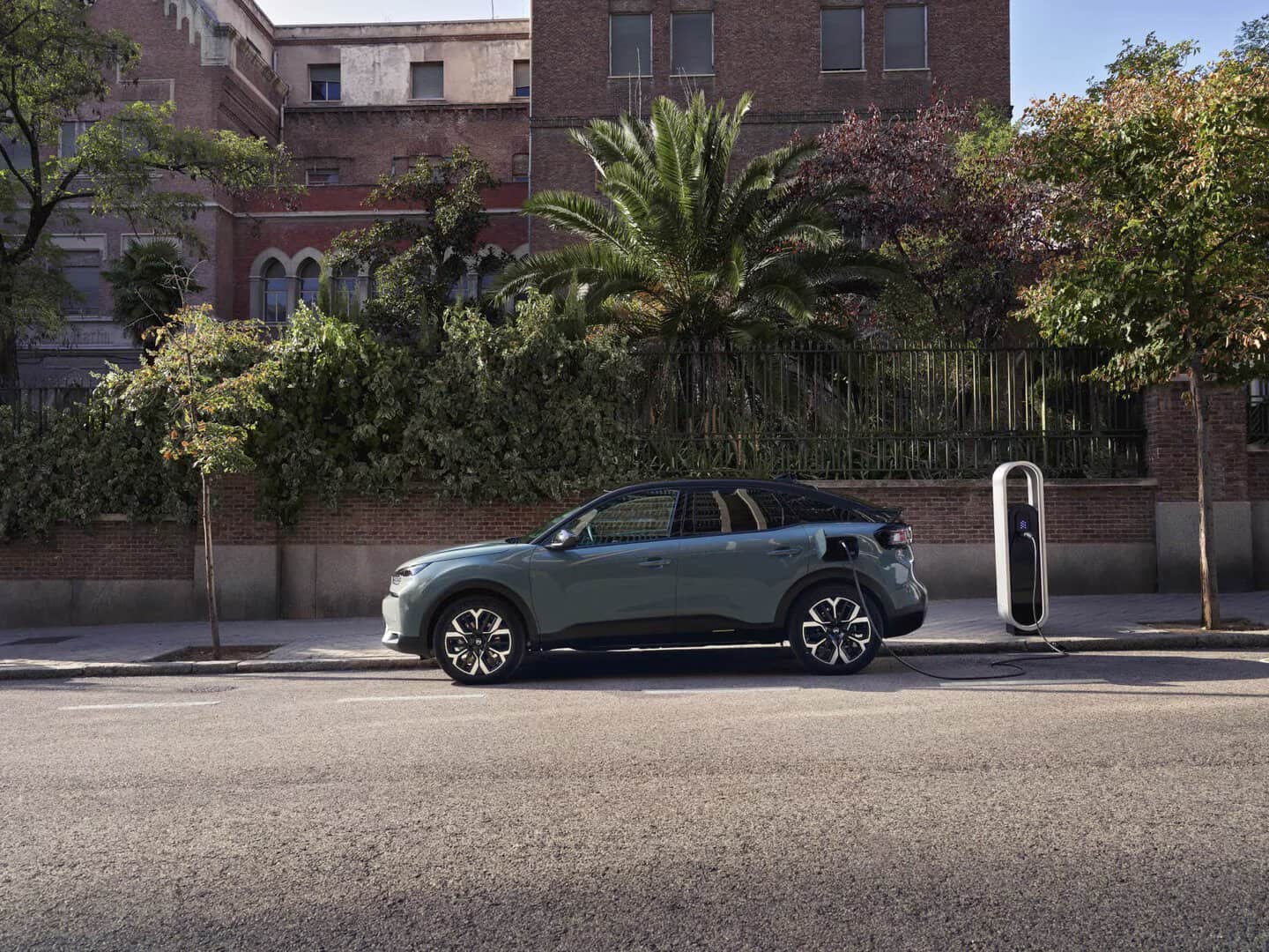Renting Citroën ë-C4 SUV Eléctrico Automático Etiqueta 0 Renting Finders
