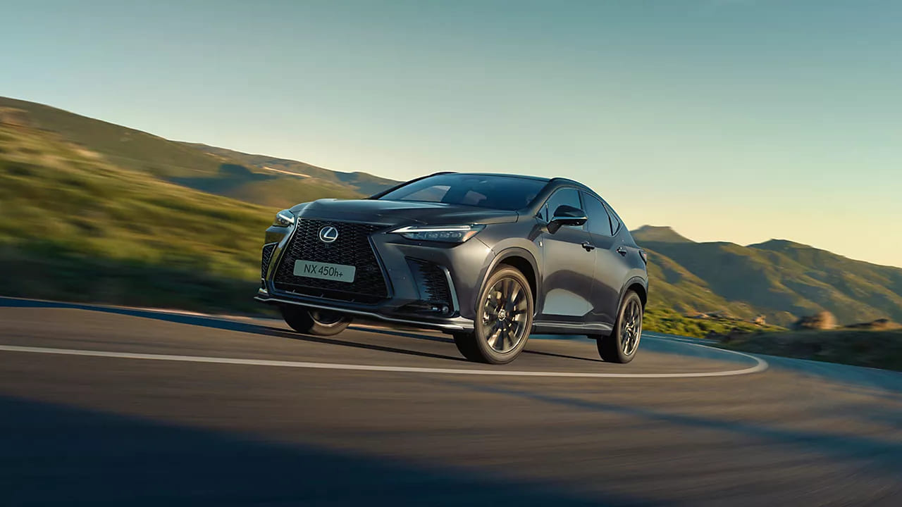 Renting Lexus NX 350h Premium + Sin Entrada