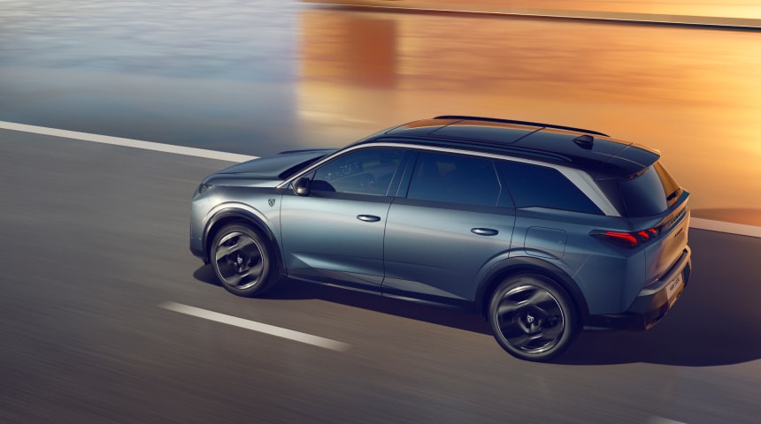 Renting Peugeot e-5008 SUV 7 Plazas Automático Eléctrico Etiqueta 0 Renting Finders