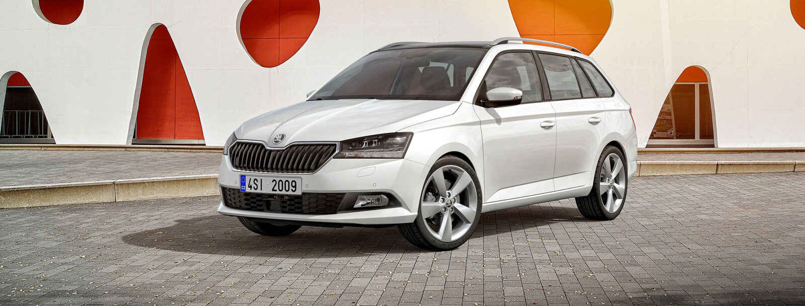 Renting Skoda Fabia Combi Monovolumen Renting Finders
