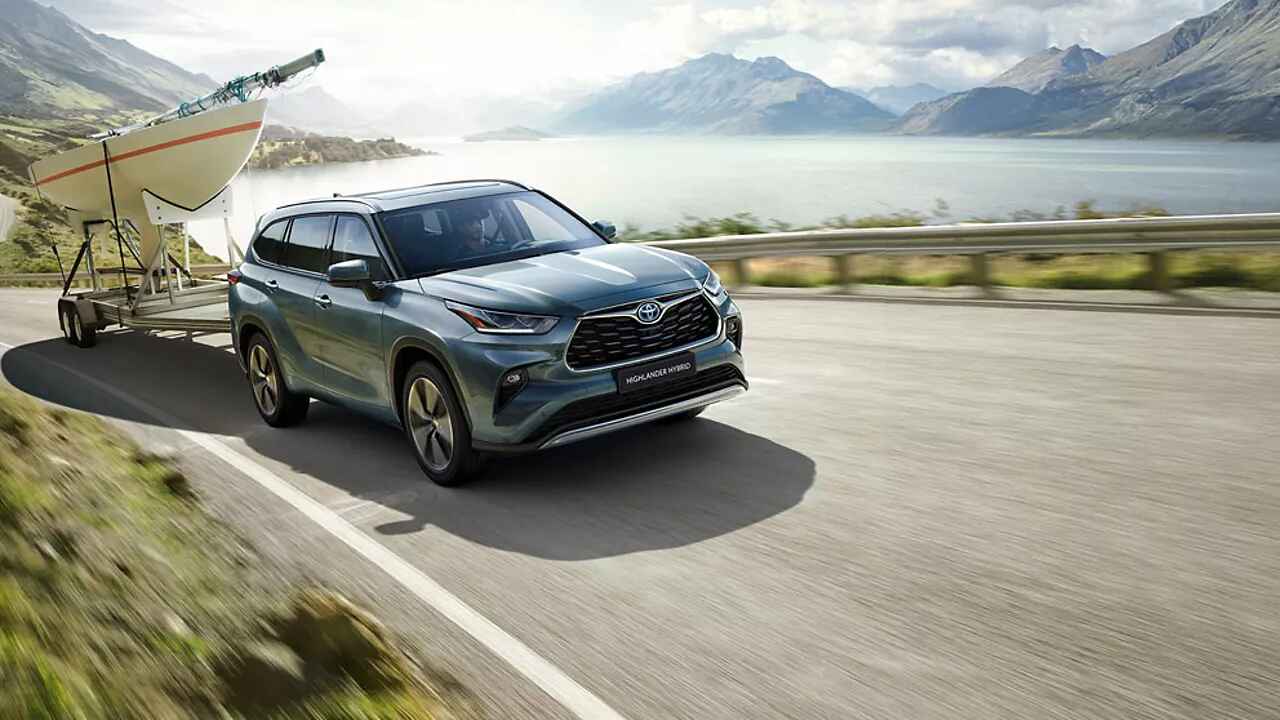 Renting Toyota HIGHLANDER 2.5 Advance Sin Entrada