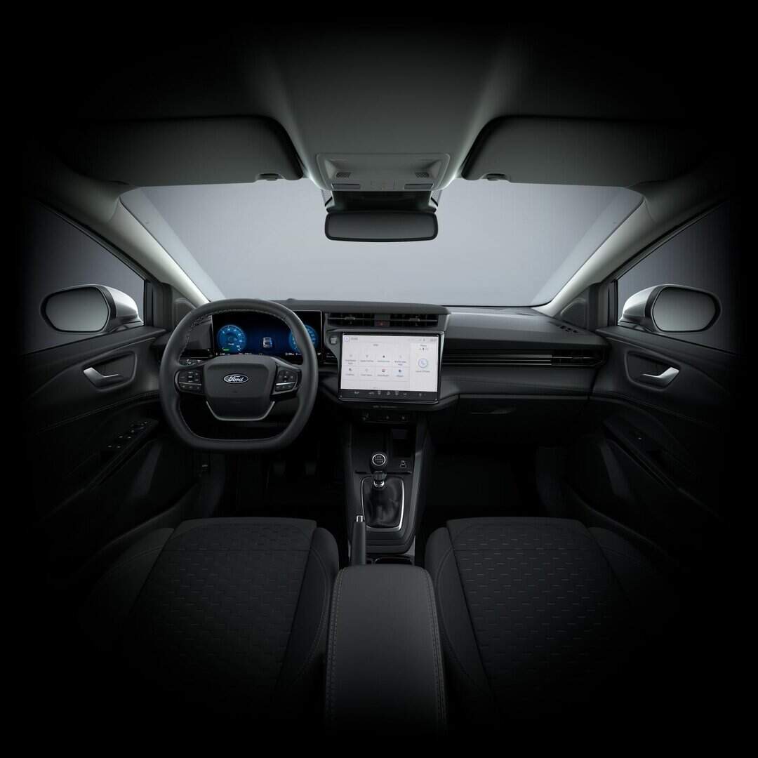 Renting New Ford Puma Titanium Blanco Frozen SUV MHEV Micro-Híbrido Etiqueta ECO Interior