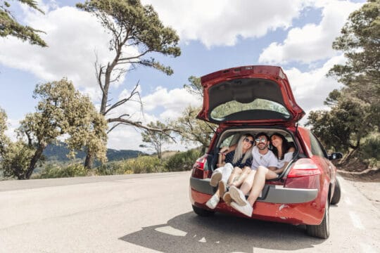 ¿Puedo prestar mi coche de renting a un familiar durante las vacaciones?
