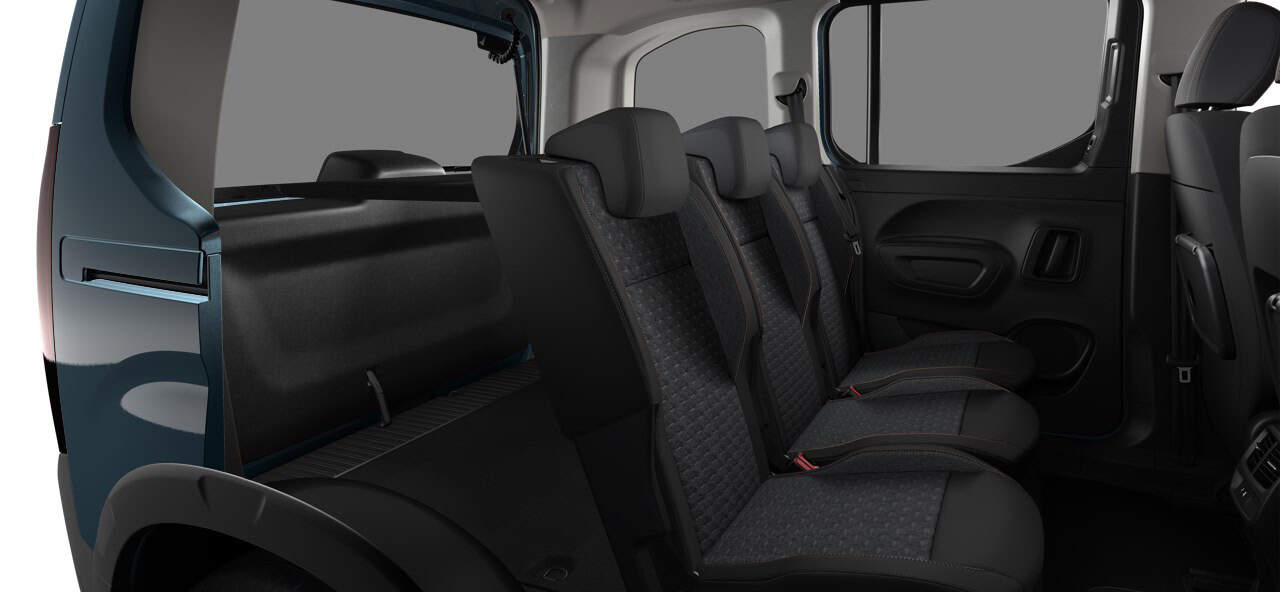 Renting New Peugeot Rifter Standard GT Kiama Blue Furgoneta Familiar Automático 5 Plazas Interior