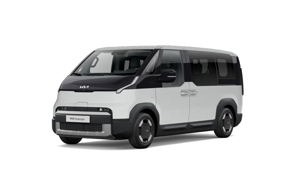 Renting New Kia PV5 Passenger L2 H1 LR Plus Clear White Furgoneta Familiar 5 Plazas Eléctrica Automática Etiqueta 0