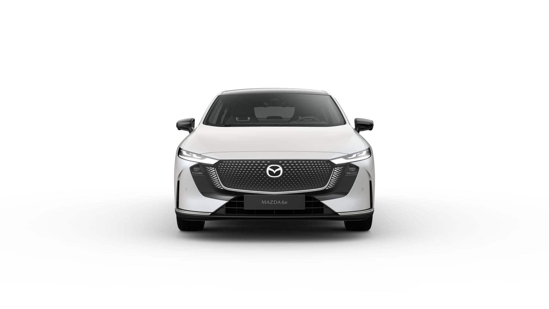 Renting New Mazda 6e EV Takumi Crystal White Pearl Berlina Eléctrica Automática Etiqueta 0