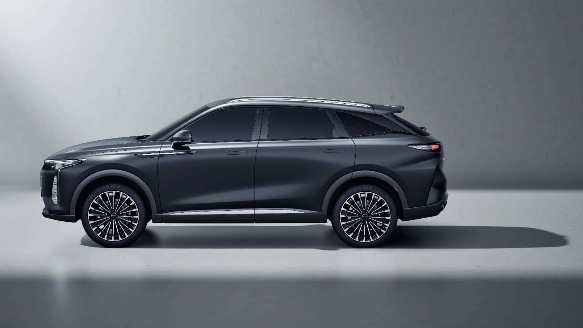 Renting New Omoda 9 Premium Black SUV PHEV Híbrido-Enchufable Automático Etiqueta 0 AWD